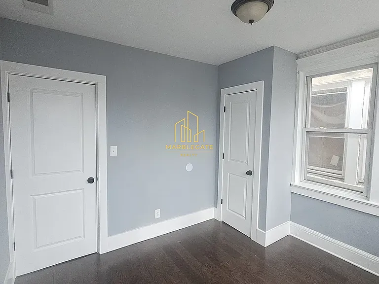 559 Grove St #22A — Photo 4