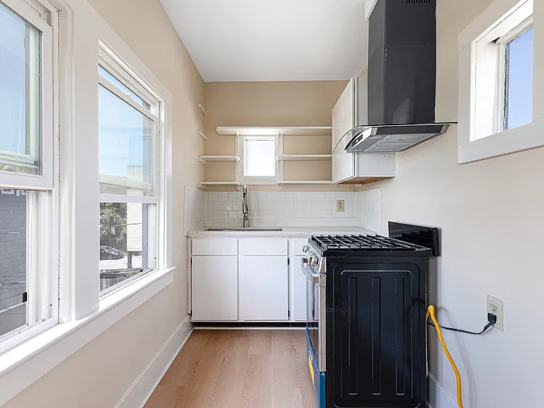 2128 Roosevelt Ave #1 — Photo 8