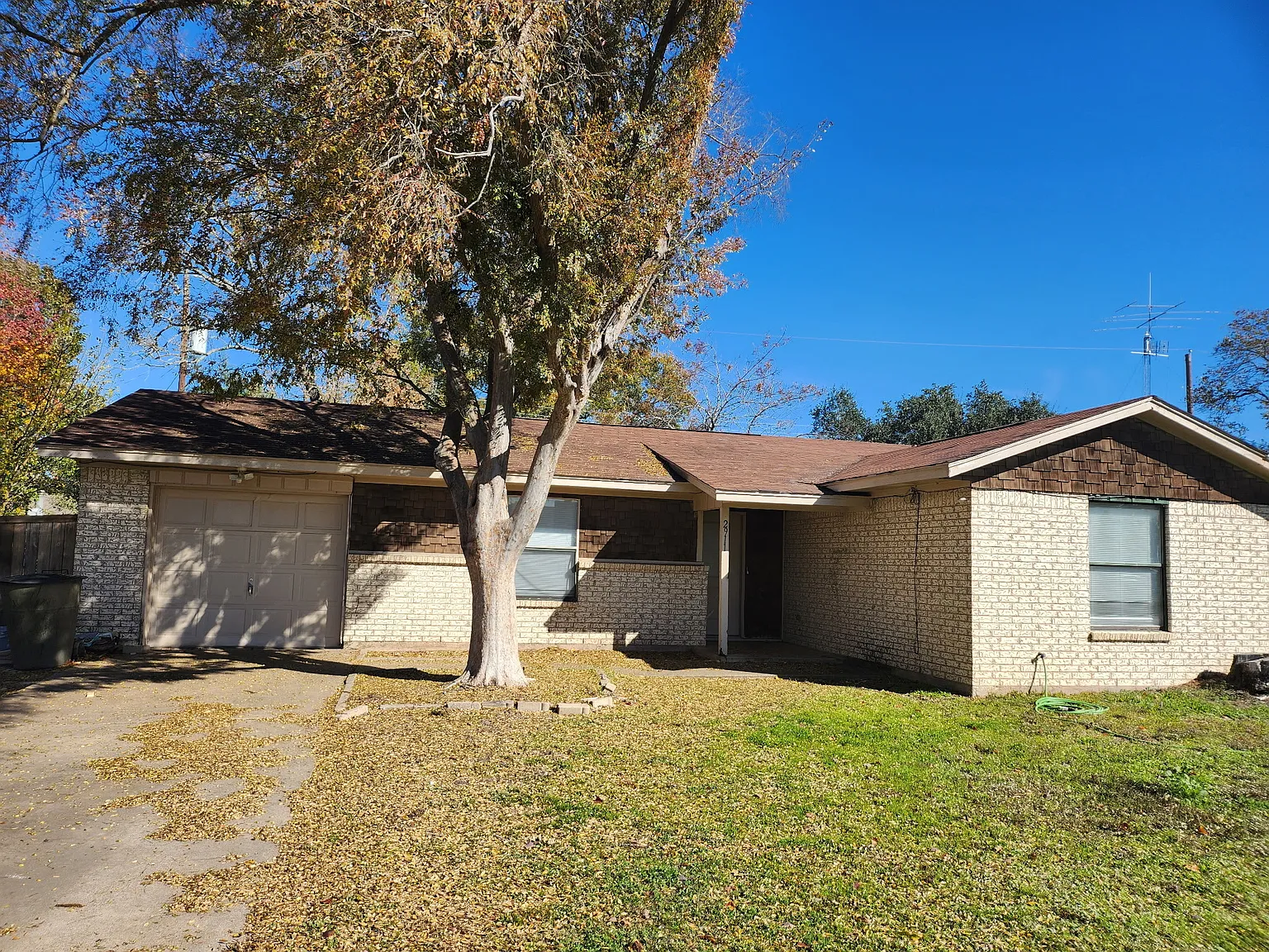 2911 Arizona Ave — Photo 1
