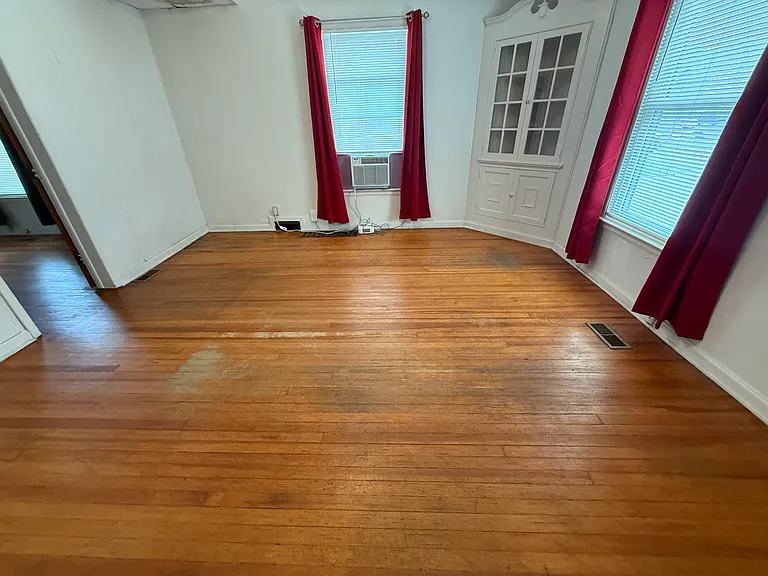 1109 G St #A — Photo 11