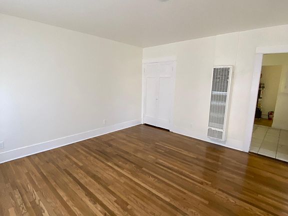 2nd image of 710 E Commonwealth Ave #710
