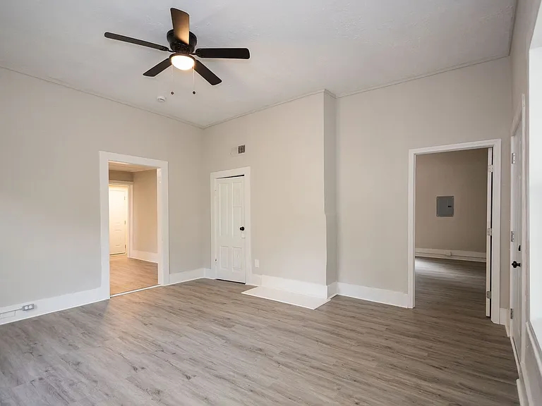 519 W Cherry St — Photo 13