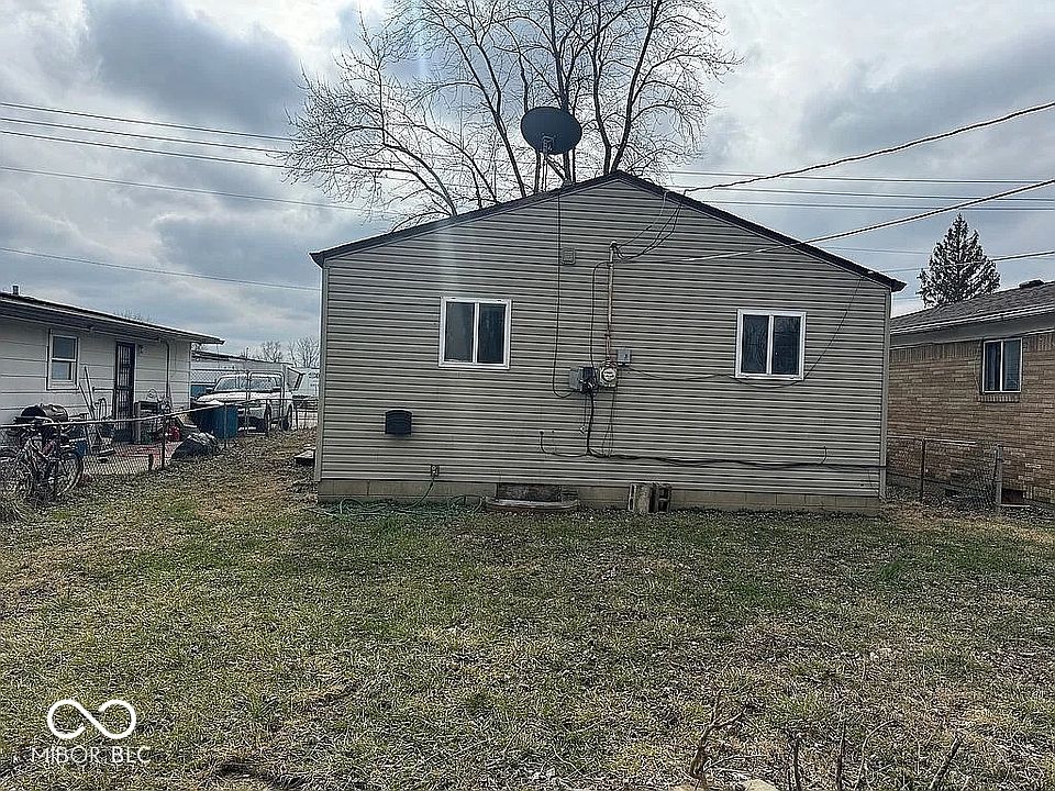 2nd image of 3550 Terrace Ave
