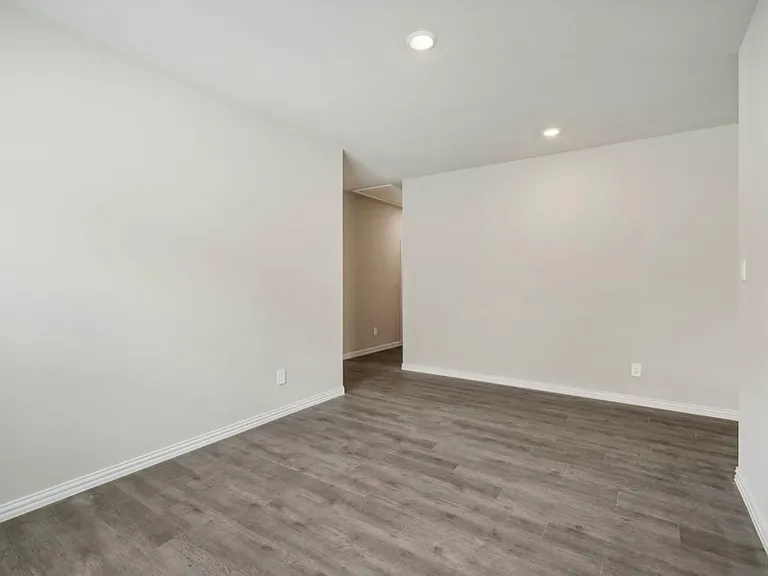 612 Huntley Dr — Photo 30