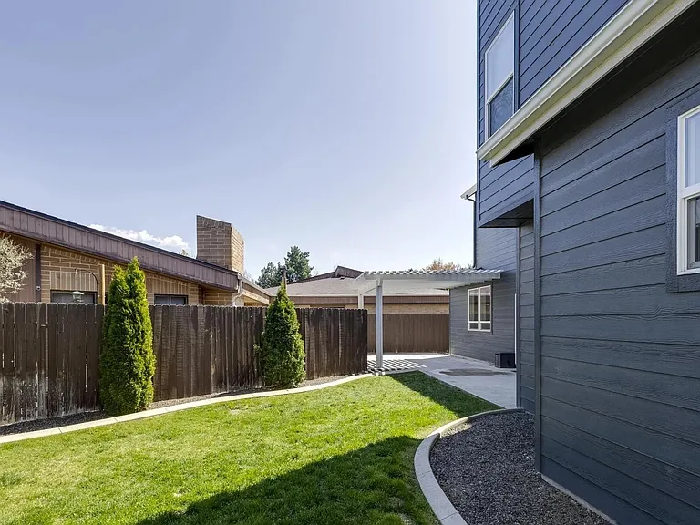 114 E Demming Ln — Photo 14