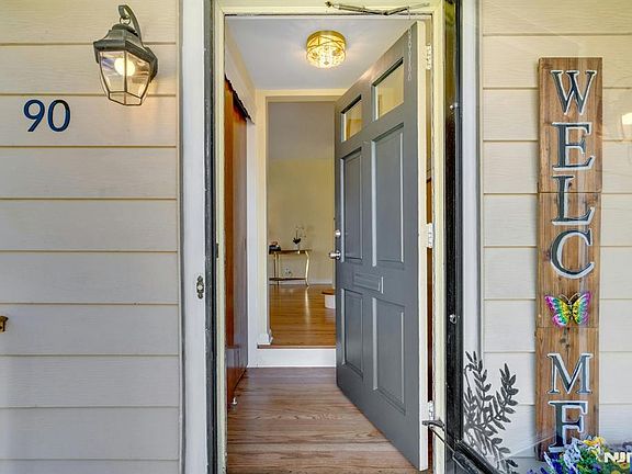 3rd image of 90 Arnot Pl