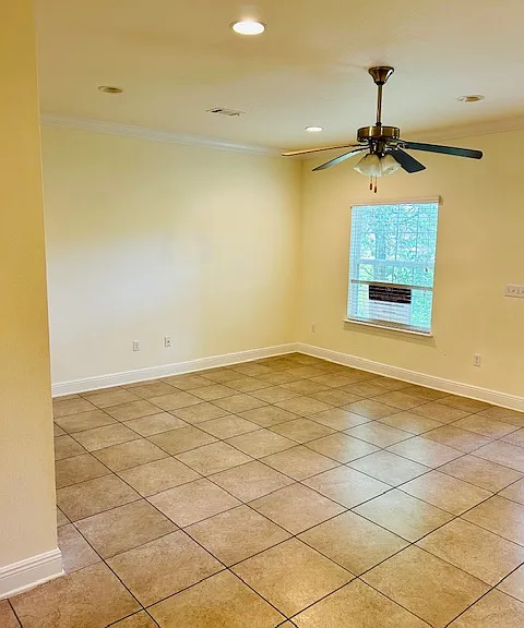 20 E Shady Oaks Ln #D — Photo 8
