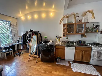 Rented by Green Line Realty