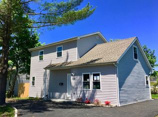 20 Ronek Dr, Amityville, NY 11701