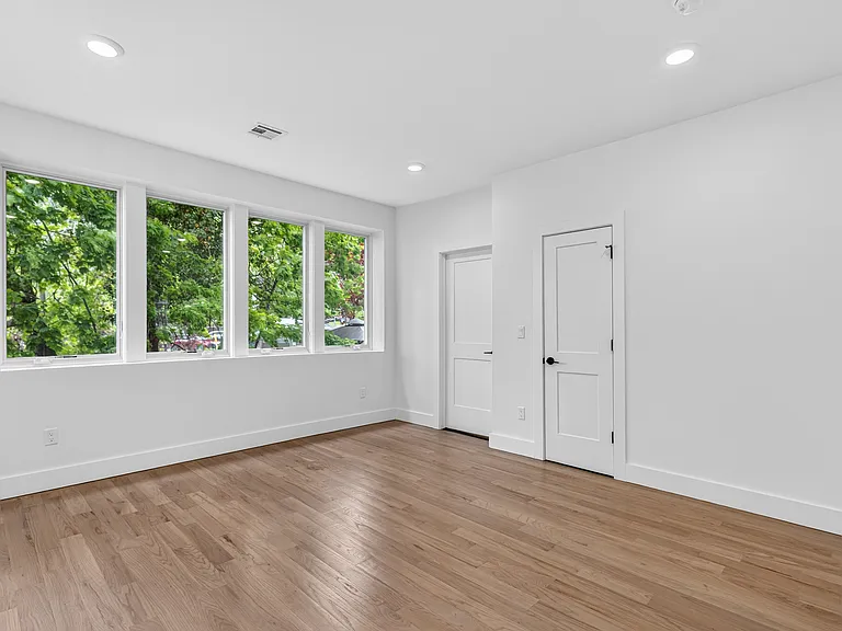 46 Hudson Ave #A — Photo 16