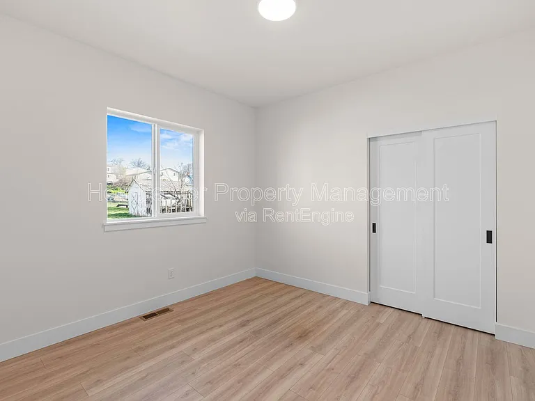 222 N Sargent Rd — Photo 16