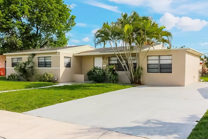 1st image of 1000 NW 196th St