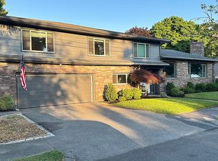 5 Leo Rd, Marblehead, MA 01945