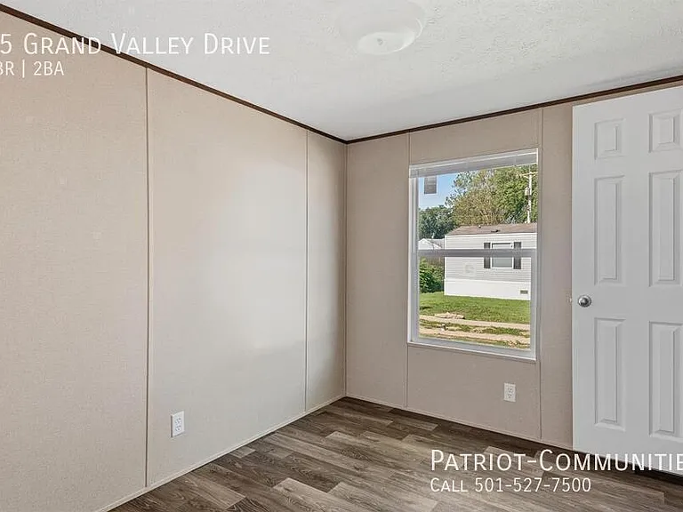 15 Grand Valley Dr — Photo 16