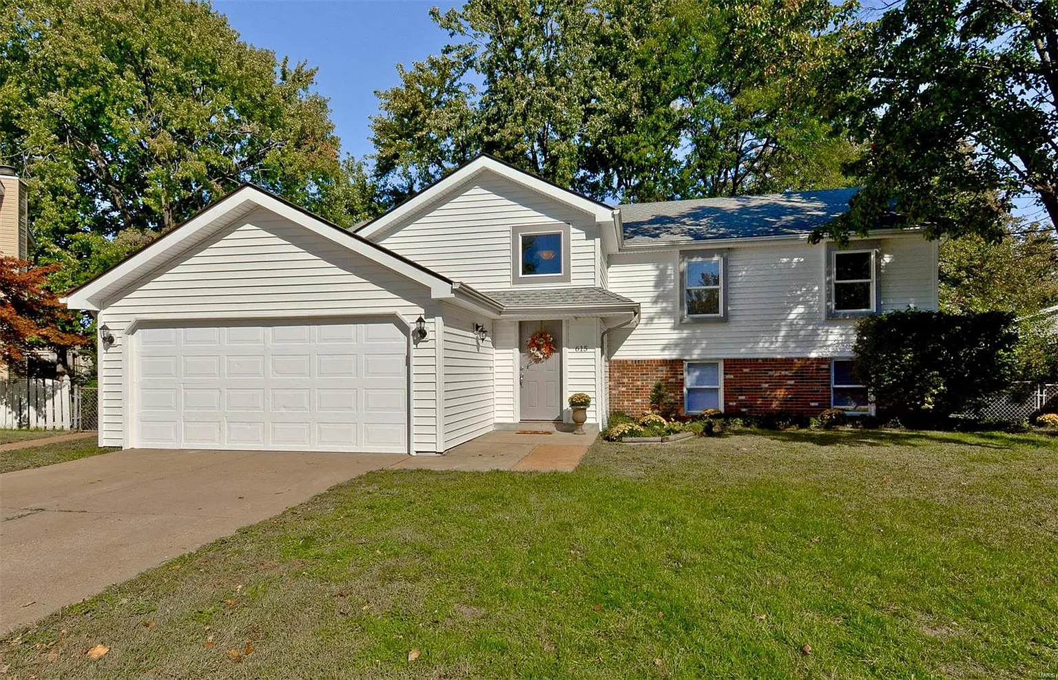 615 Bugle Hill Dr photo 1