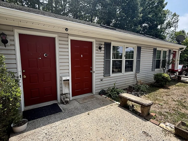 2267 Waterlick Rd #B — Photo 1