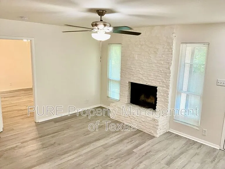 417-418 Parkhill Cv #417 — Photo 3