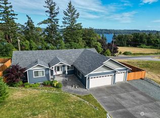 1060 Lyle Ridge Cir, Oak Harbor, WA 98277