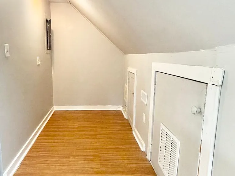 549 Valley St #2A — Photo 3