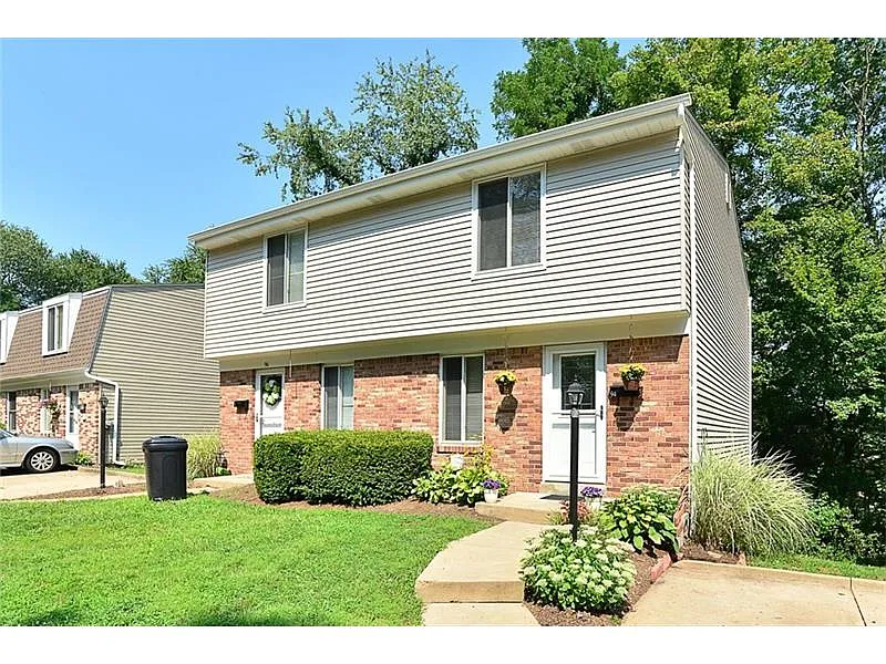 94 Fischer Ave photo 1