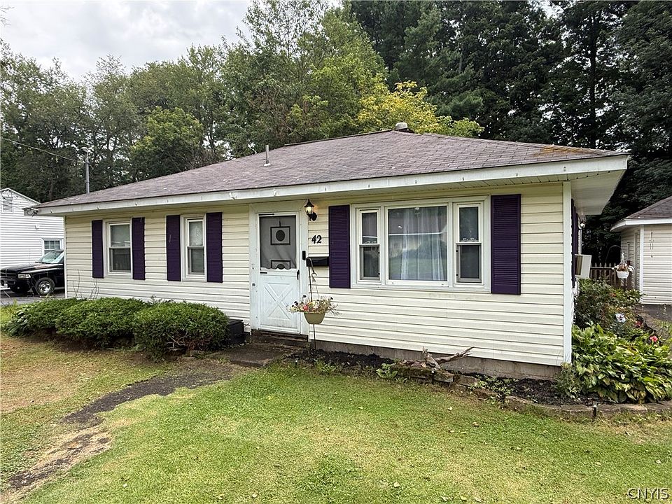 1st image of 42 Pinecrest Rd