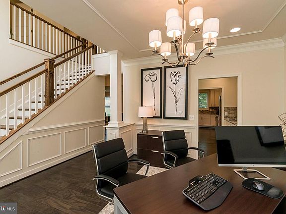 4th image of 9317 Woodsedge Ct