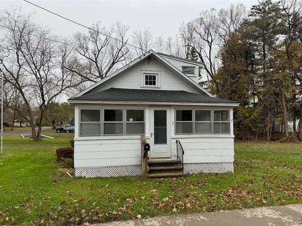 27 Mechanic St, Baldwinsville, NY 13027