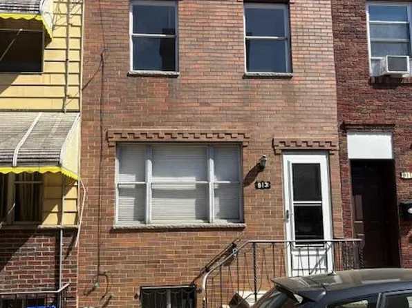 913 McClellan St, Philadelphia, PA 19148