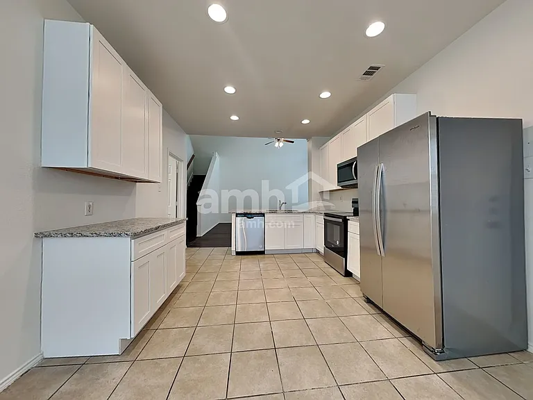 429 Bell Dr — Photo 4