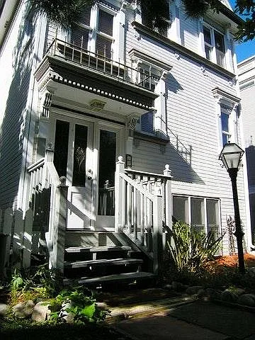 1999 Beacon Ct Photo 1