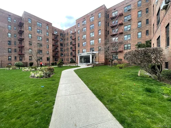 100-11 67th Road #4, Forest Hills, NY 11375