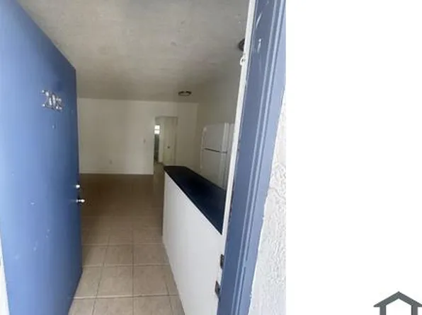 905 W 29th St #208, Hialeah, FL 33012