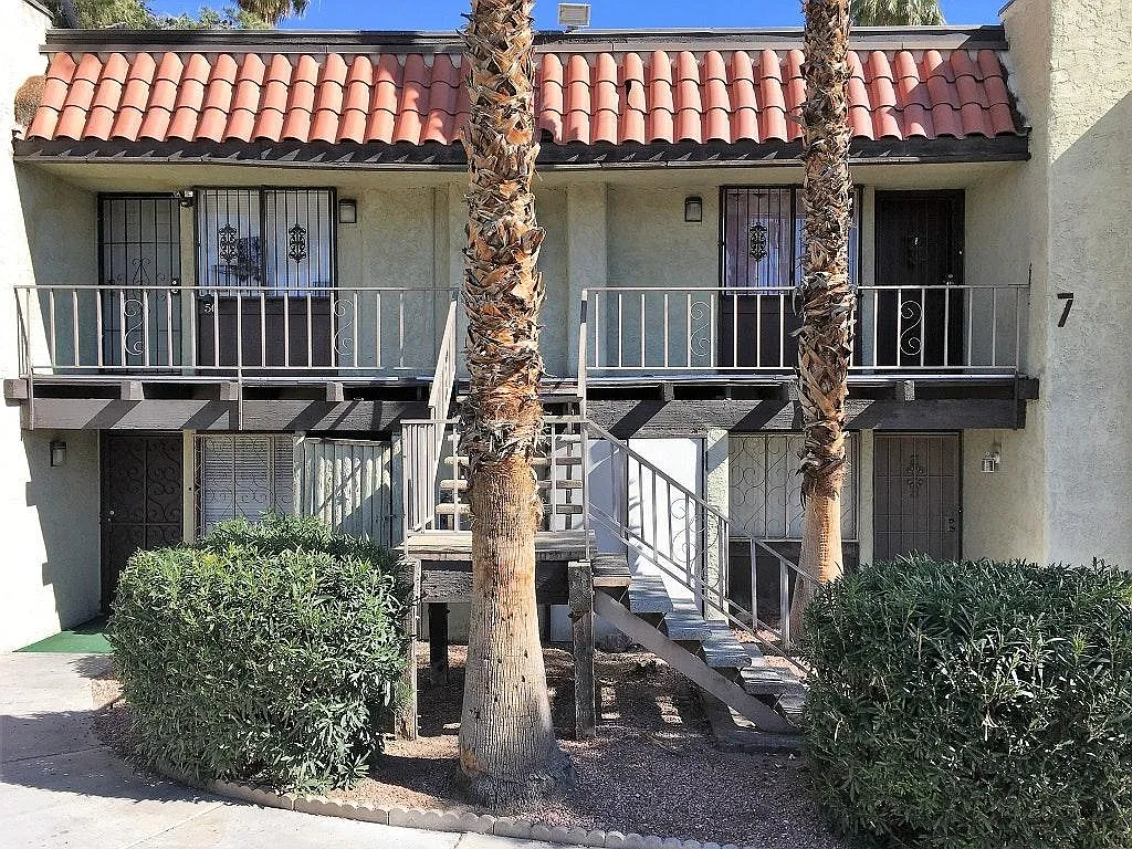 1405 Vegas Valley Dr — Photo 3