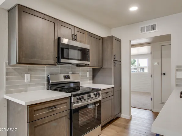 3303 S Manitoba Ave, Tucson, AZ 85730
