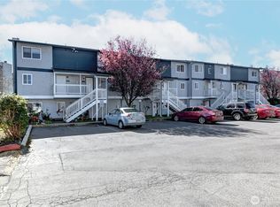 8823 Holly Dr #E206, Everett, WA