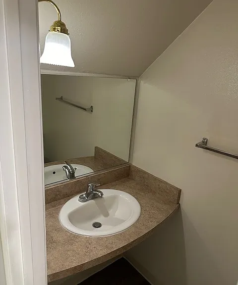 1462 Manzanita Ave — Photo 18