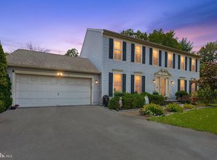 38 Cherry Tree Ct, Spring City, PA 19475