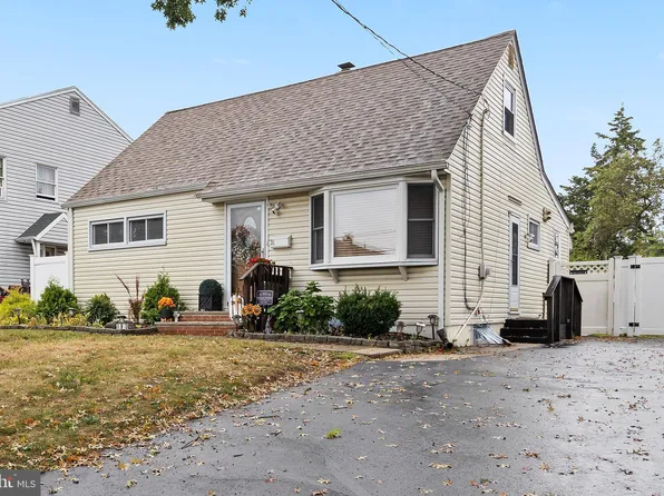 31 Hull Dr, Edison, NJ 08817