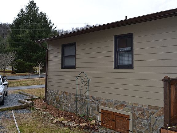 Side of home facing River Rd