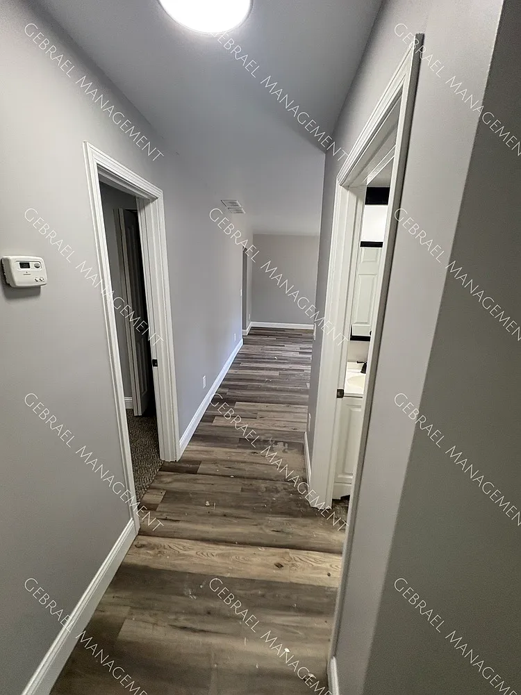 412 Gracelawn — Photo 4