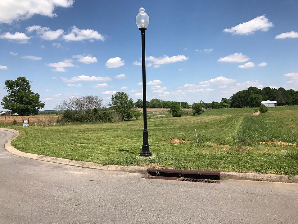 1st image of 138 Wind Wood Dr