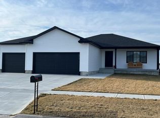 3214 Frahm Ln, Hastings, NE 68901