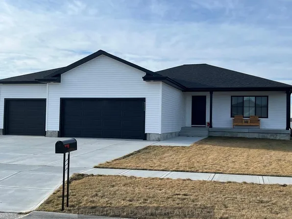 3214 Frahm Ln, Hastings, NE 68901