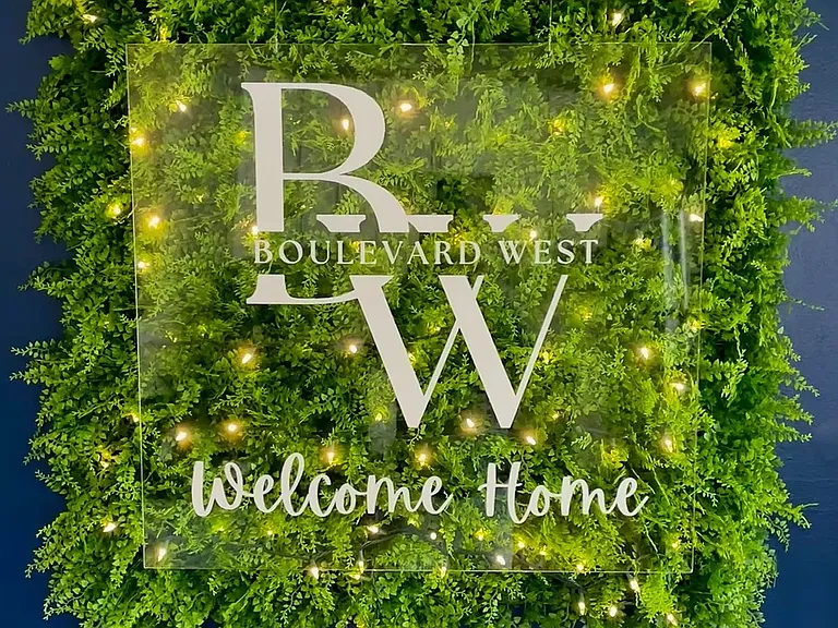 Boulevard West Apartments — Photo 4