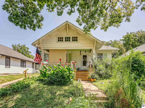 206 N 33rd St, Lincoln, NE 68503