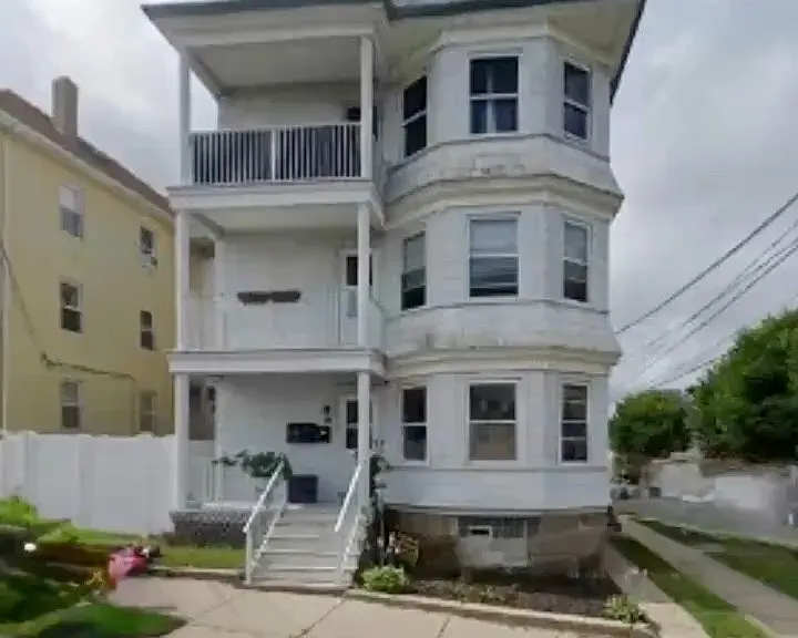 543 Coggeshall St #2 — Photo 1