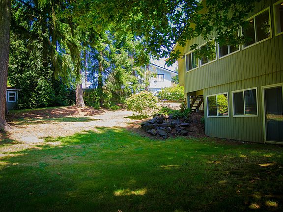 Park like setting out back