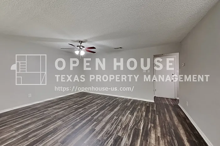 6100 Springwood Dr — Photo 4