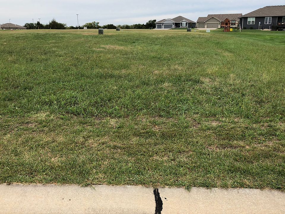 2nd image of 0 SE Violet Court Blk E #38