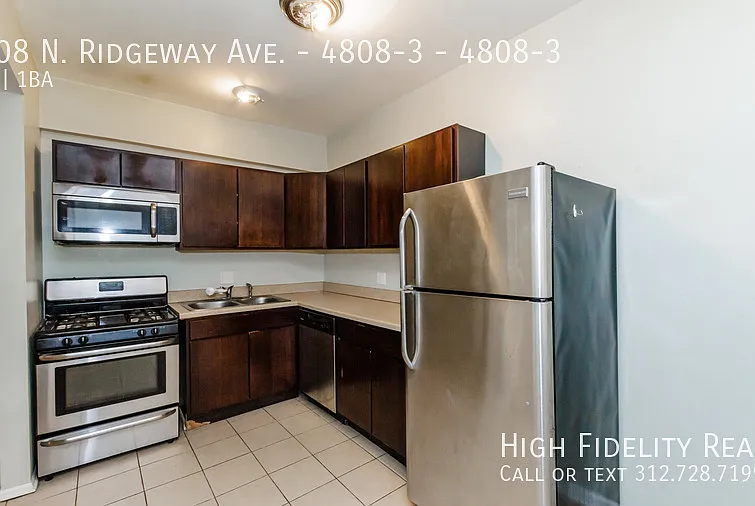 4808 N Ridgeway Ave #3 — Photo 2